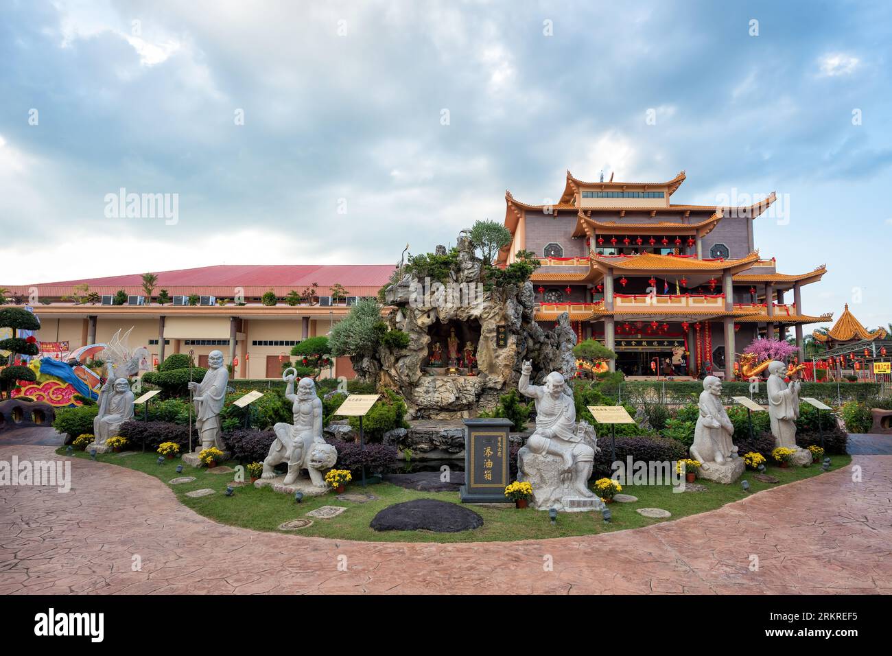 Johor, Malaysia, - Feb 8, 2019: A grand scenic traditional colourful chinese dragon temple in Yong Peng, Johor Malaysia - World`s largest and longest Stock Photo